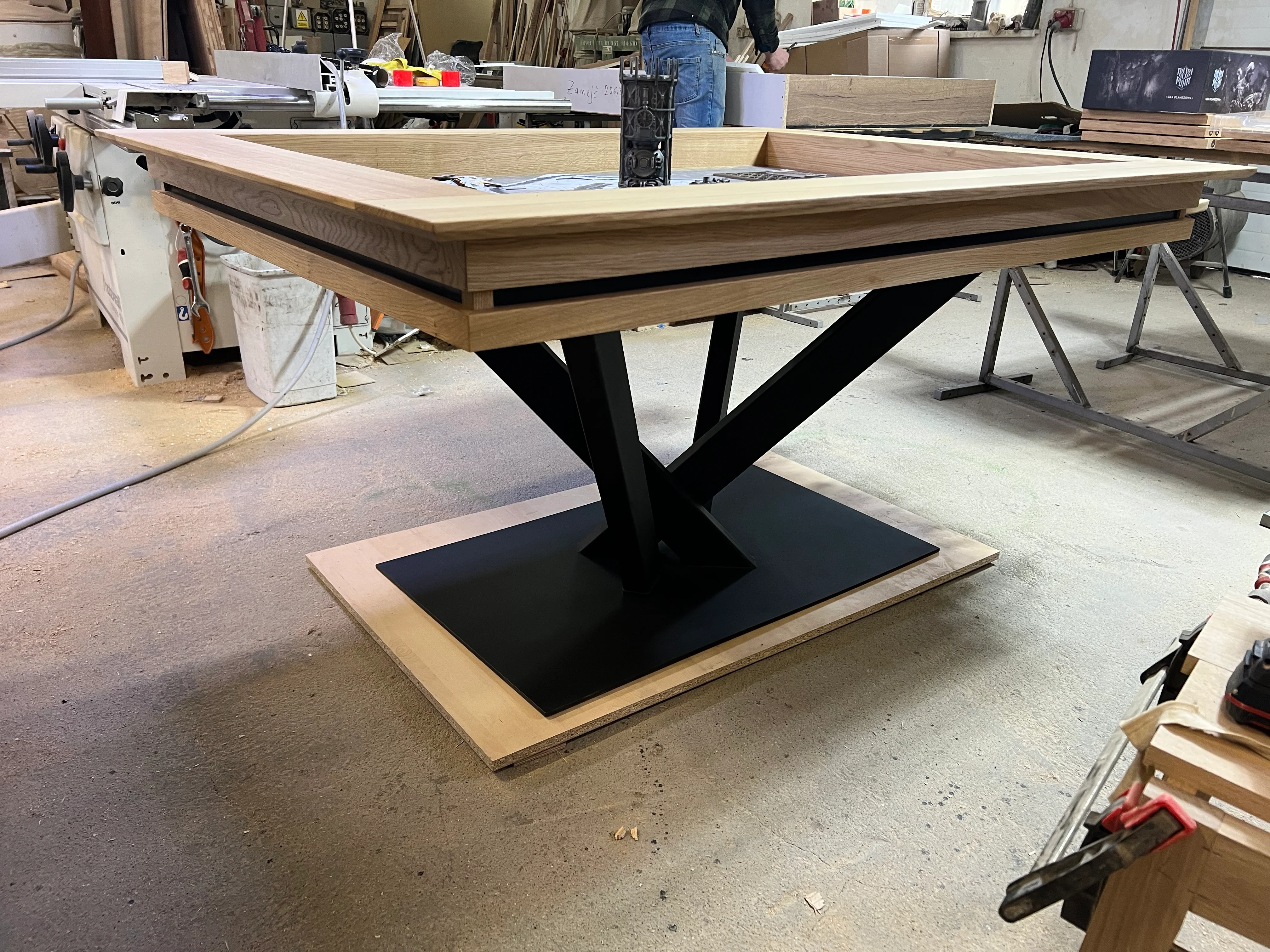 Stronghold™ Metal Pedestal Base – legs - Image 4
